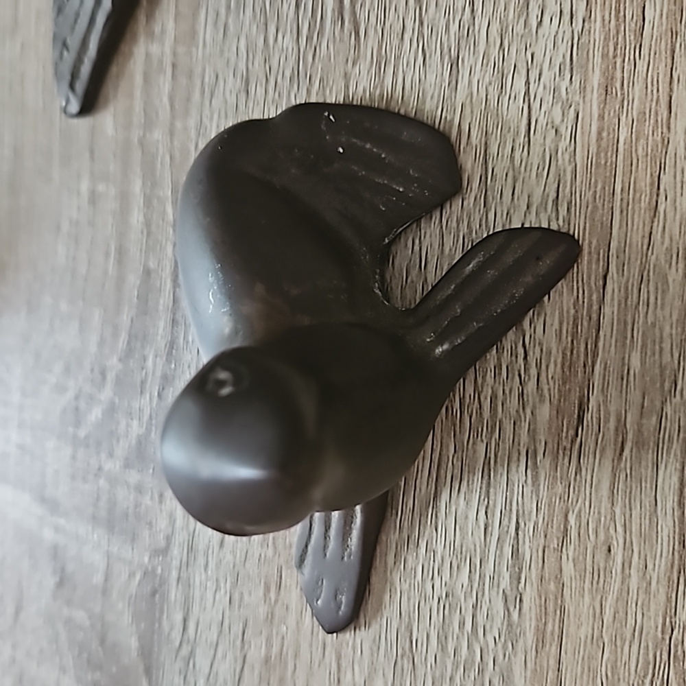 Set of Mother and Baby Sea Lions Paper Weight or Office Decor - Picture 4 of 7